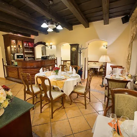 Boutique Constans 4*