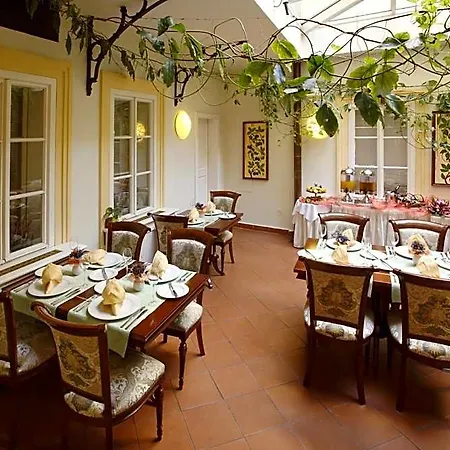Boutique Constans Прага