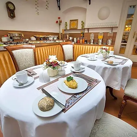 Boutique Constans Отель