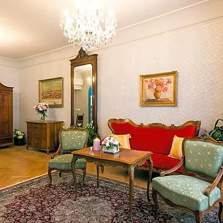 Boutique Constans 4*