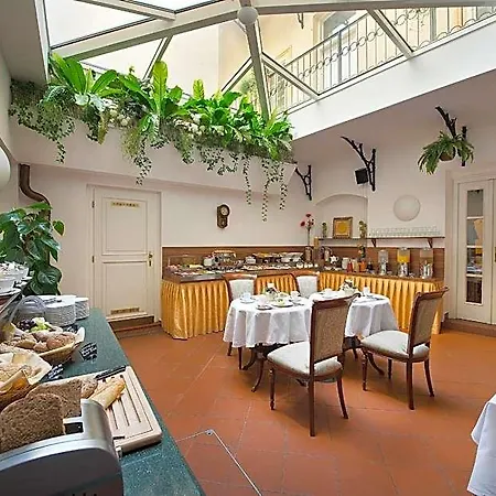 Отель Boutique Constans 4*