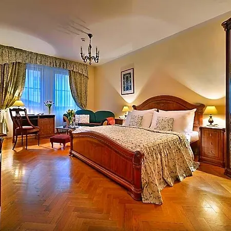 Boutique Constans Отель