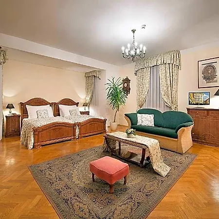 Отель Boutique Constans