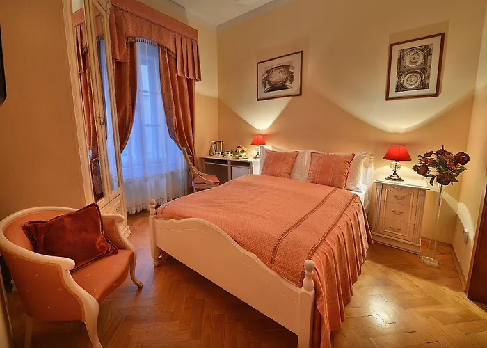 Hotel Boutique Constans 4*