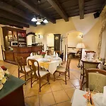 Boutique Constans 4*