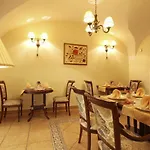 Boutique Constans 4*
