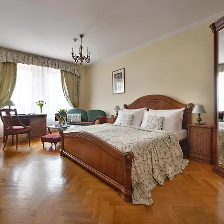 Hotel Boutique Constans 4*