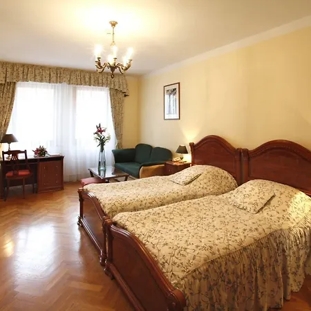 Hotel Boutique Constans 4*