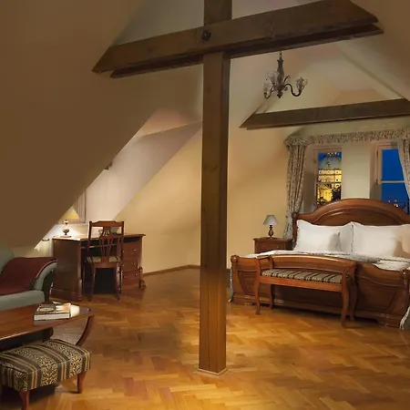 Boutique Constans 4*
